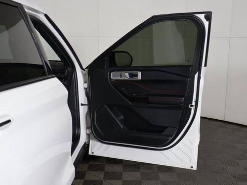 Used 2023 Ford Explorer ST-Line w/ Class IV Trailer Tow Package image 25