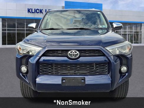 Used 2018 Toyota 4Runner SR5 AWD/4WD image 2