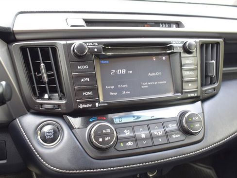 Used 2018 Toyota RAV4 XLE AWD/4WD image 21