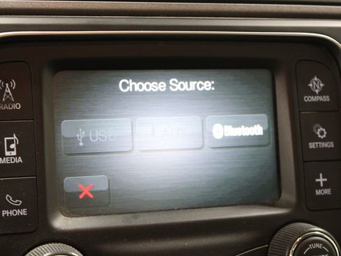 Used 2015 RAM 1500 Express RWD image 48