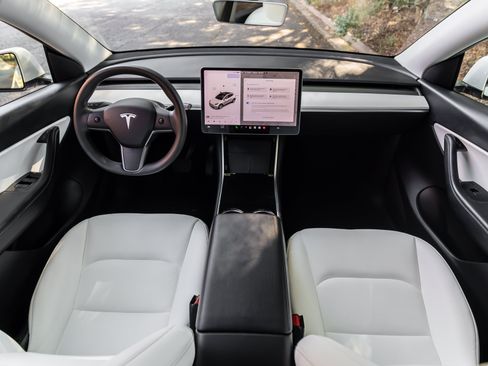 Used 2020 Tesla Model Y Long Range AWD/4WD image 5