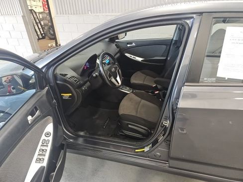 Used 2013 Hyundai Accent GS FWD image 9