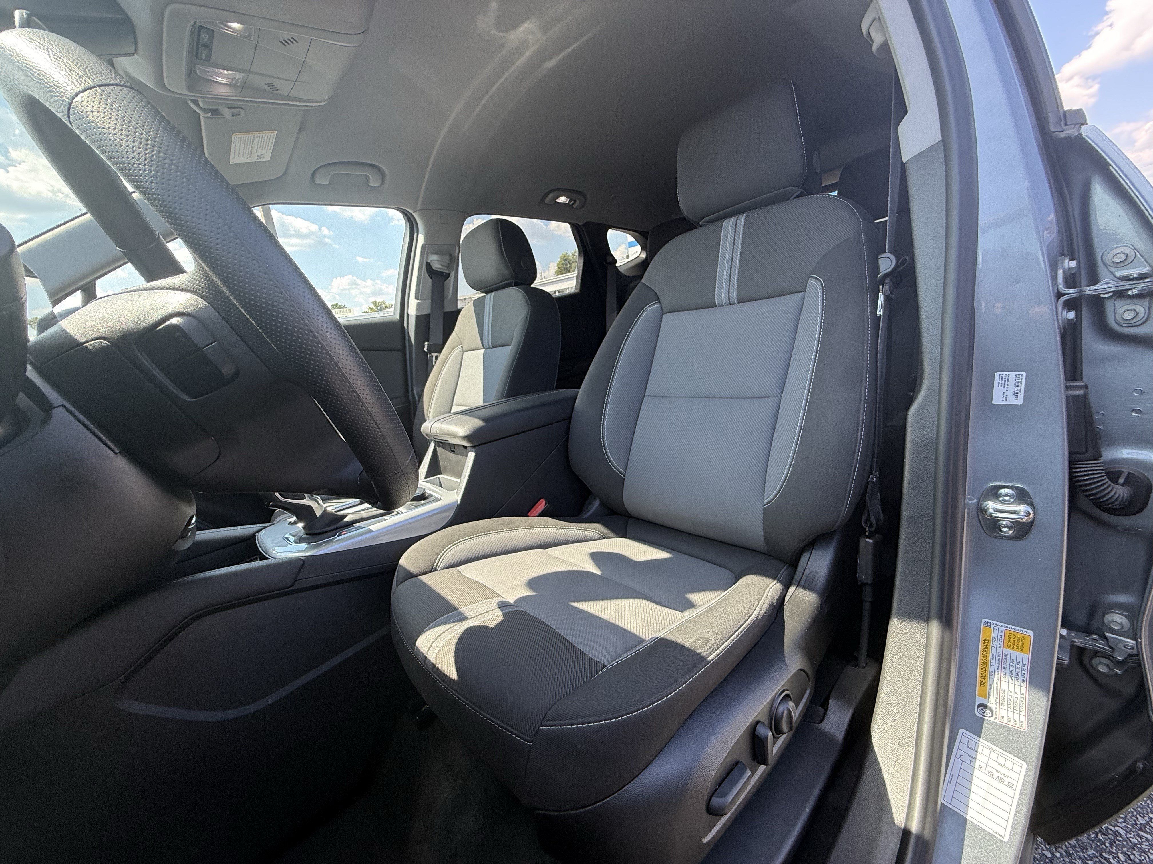 Used 2025 Chevrolet Blazer LT FWD image 16