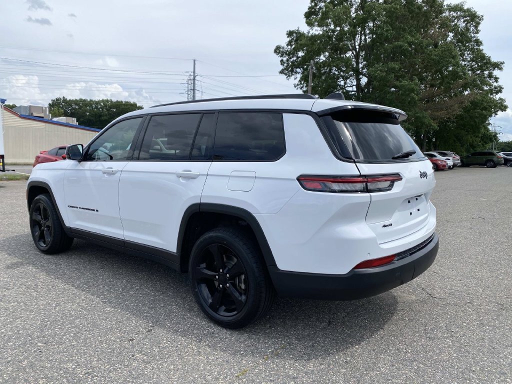 Used 2023 Jeep Grand Cherokee L Laredo AWD/4WD image 8