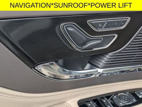 Used 2022 Lincoln Corsair Reserve w/ Elements Package image 10