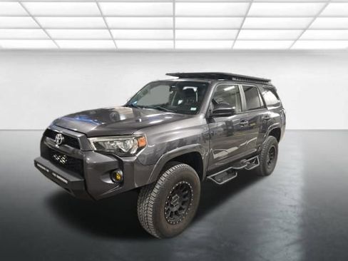Used 2018 Toyota 4Runner SR5 image 8