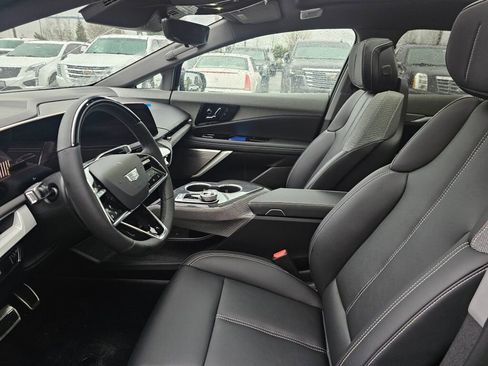 New 2026 Cadillac Optiq Luxury 1 image 27