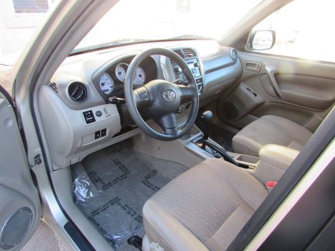 Used 2005 Toyota RAV4 2WD image 16