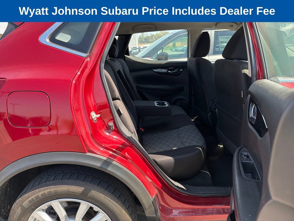 Used 2020 Nissan Rogue Sport SV FWD image 37