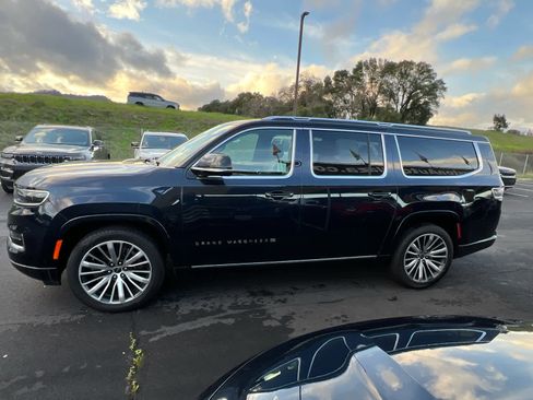 Used 2024 Jeep Grand Wagoneer L Series III image 7