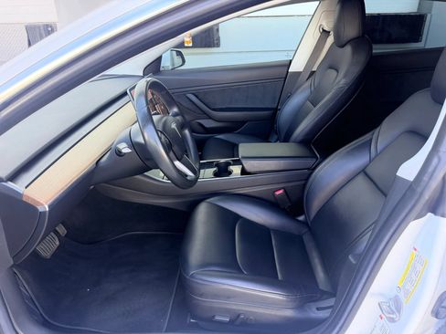 Used 2018 Tesla Model 3 Long Range RWD image 10