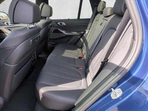 Used 2021 BMW X5 M50i image 20