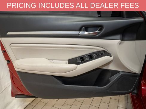 Used 2022 Nissan Altima 2.5 SV w/ SV Premium Package FWD image 12