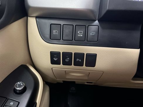 Used 2019 Toyota Highlander Limited Platinum AWD/4WD image 19
