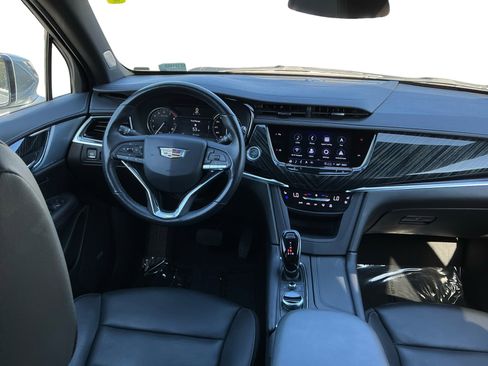 Used 2025 Cadillac XT6 Premium Luxury FWD image 14