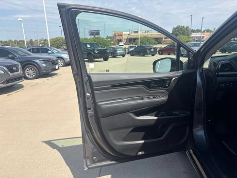 Used 2025 Honda Odyssey Elite image 9