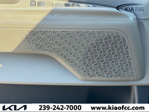 New 2026 Kia Carnival image 24