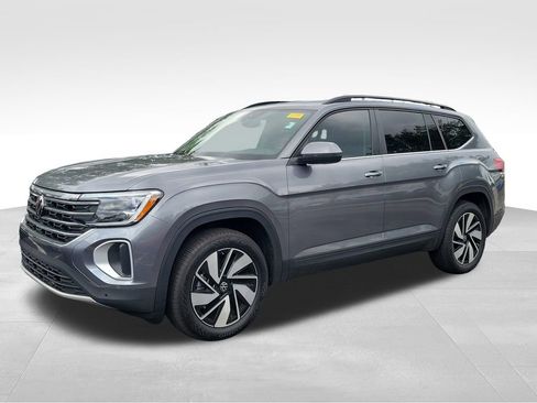 Used 2025 Volkswagen Atlas SE FWD image 13