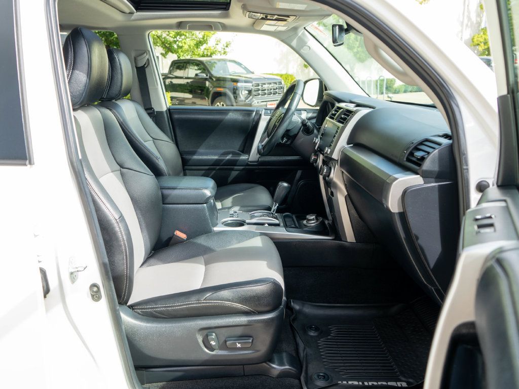 Used 2020 Toyota 4Runner SR5 Premium w/ Moonroof Package AWD/4WD image 10