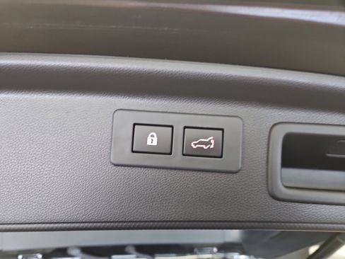 Used 2022 Subaru Forester Premium image 15