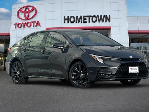 New 2026 Toyota Corolla SE w/ SE Premium Package image 2