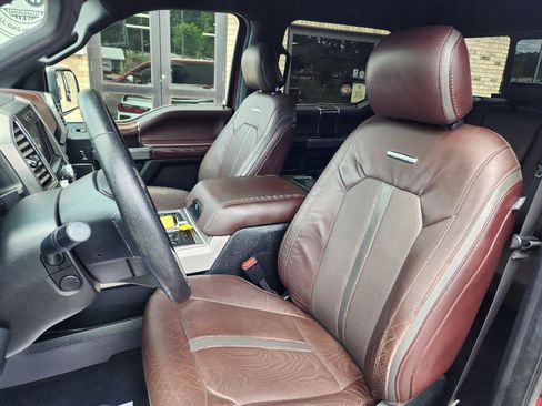 Used 2015 Ford F150 Platinum w/ Equipment Group 701A Luxury AWD/4WD image 15