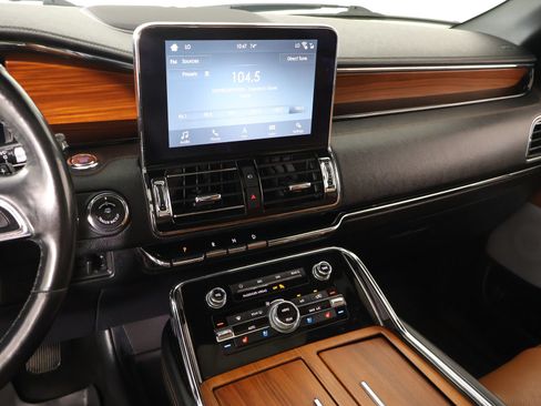 Used 2019 Lincoln Navigator L Reserve AWD/4WD image 5