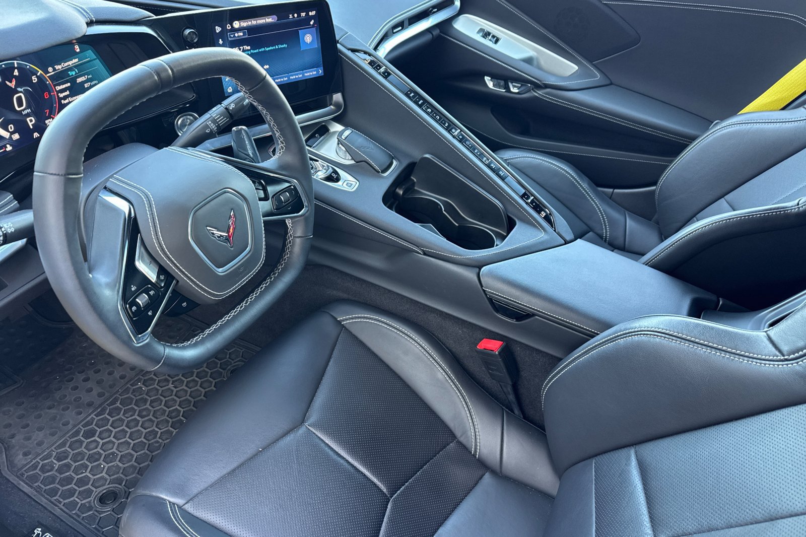 Used 2025 Chevrolet Corvette Stingray Coupe w/ 1LT RWD image 10