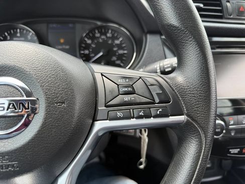 Used 2020 Nissan Rogue S AWD/4WD image 29