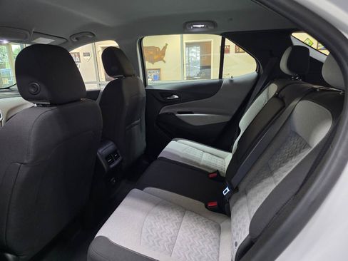 Used 2022 Chevrolet Equinox LS FWD image 19