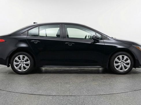 Used 2025 Toyota Corolla LE FWD image 11
