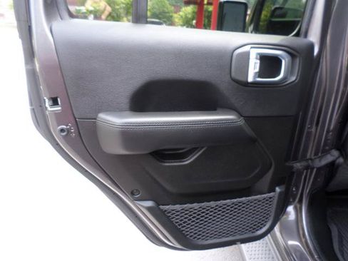 Used 2022 Jeep Wrangler Unlimited Sahara AWD/4WD image 35