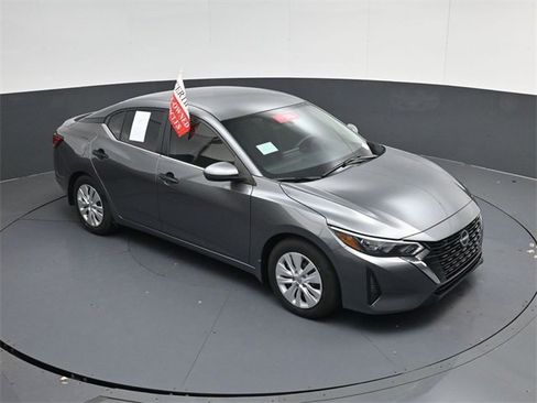 Used 2025 Nissan Sentra S image 37