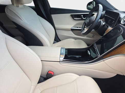 Used 2023 Mercedes-Benz C 300 4MATIC Sedan image 10
