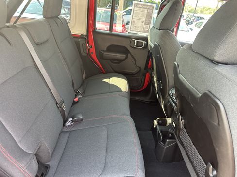 Used 2026 Jeep Wrangler Unlimited Rubicon AWD/4WD image 14