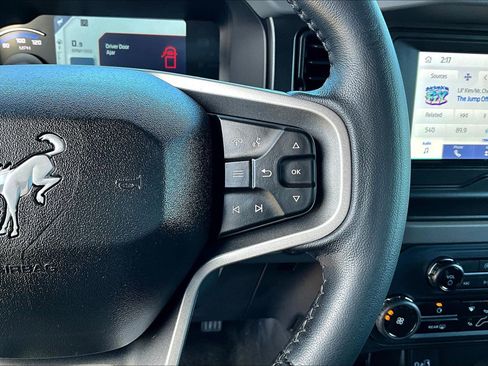 Used 2023 Ford Bronco Big Bend image 13