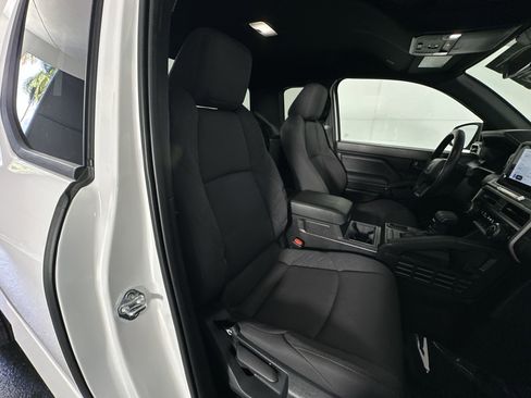 Used 2025 Toyota Tacoma SR image 28
