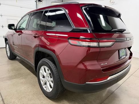 Used 2023 Jeep Grand Cherokee Limited AWD/4WD image 6