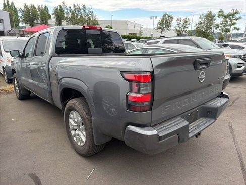 Used 2024 Nissan Frontier SV AWD/4WD image 3