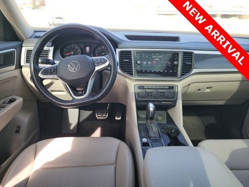 Used 2021 Volkswagen Atlas SE w/ Panoramic Sunroof Package image 12