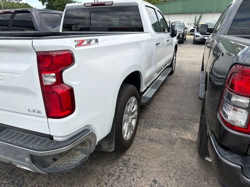 Used 2024 Chevrolet Silverado 1500 LTZ AWD/4WD image 40
