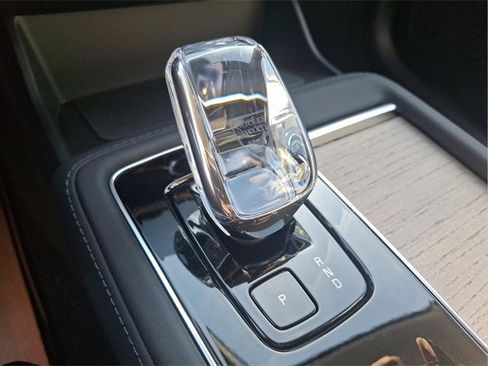 New 2025 Volvo XC90 B6 Plus w/ Protection Package Premier image 12