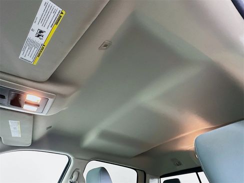 Used 2019 RAM 1500 Classic SLT w/ Luxury Group image 11