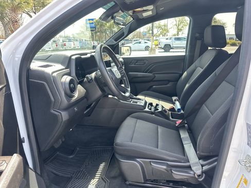 Used 2023 Chevrolet Colorado W/T image 16