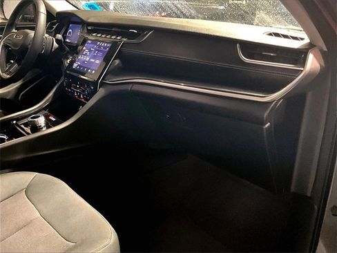 Used 2022 Jeep Grand Cherokee L Laredo w/ Luxury Tech Group I image 17