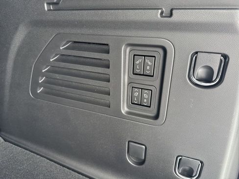 New 2026 Chevrolet Traverse RS image 38