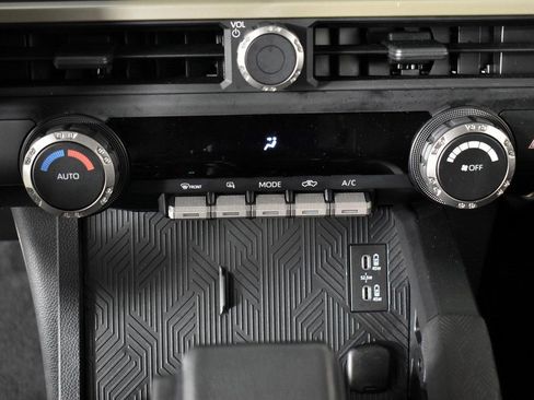 Certified 2025 Toyota Tacoma TRD Sport image 35