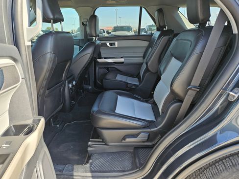 Used 2022 Ford Explorer XLT w/ Equipment Group 202A image 14