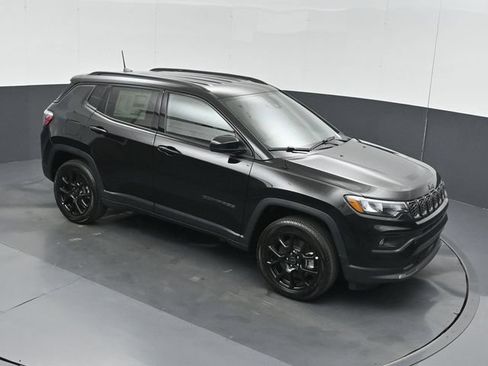 New 2026 Jeep Compass Latitude AWD/4WD image 33