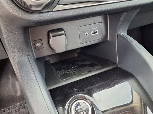 New 2025 Nissan Versa SV w/ Trunk Package FWD image 8